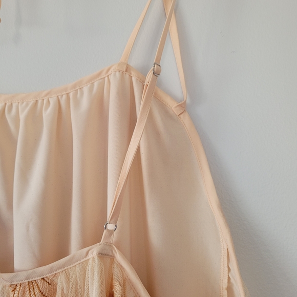 TOBI Donna Floral Embroidered Cream Babydoll Open Back Mini Dress - Picture 11 of 15